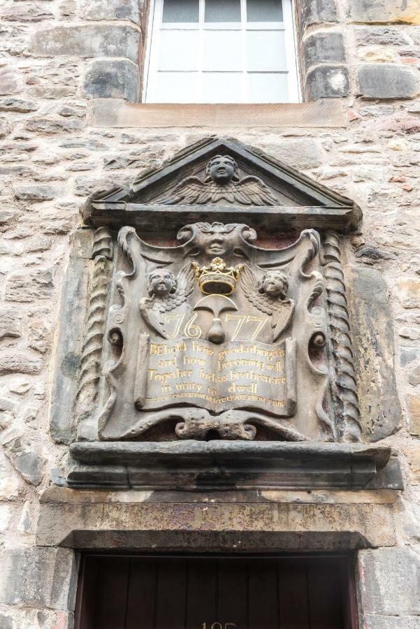 Sunny & Spacious Royal Mile Dating From 1677 Appartement