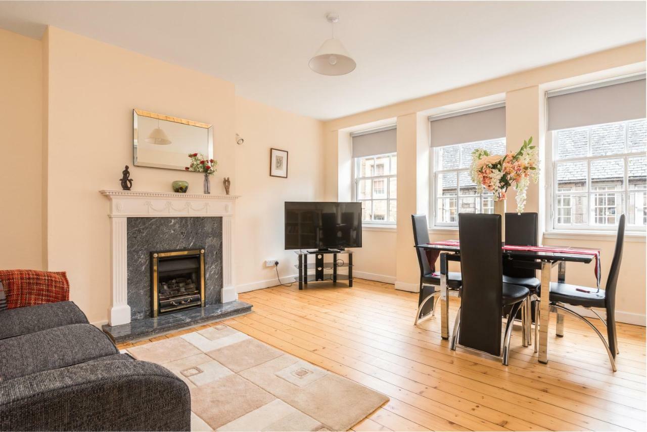 Sunny & Spacious Royal Mile Dating From 1677