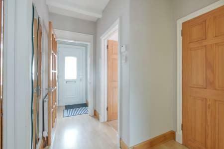 Crewe - 2 Bed, Free Off Street Parking And Private Garden *
