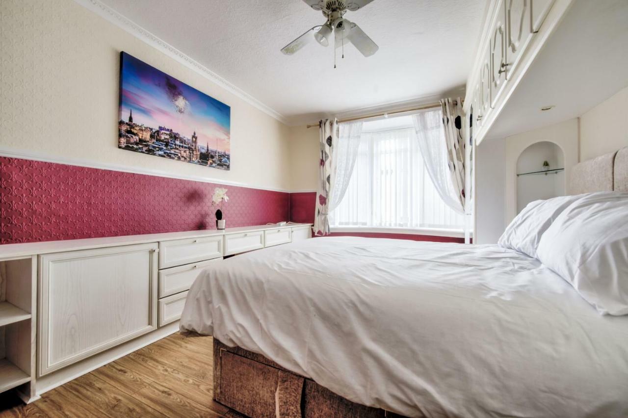 Holiday home Pilton Avenue House