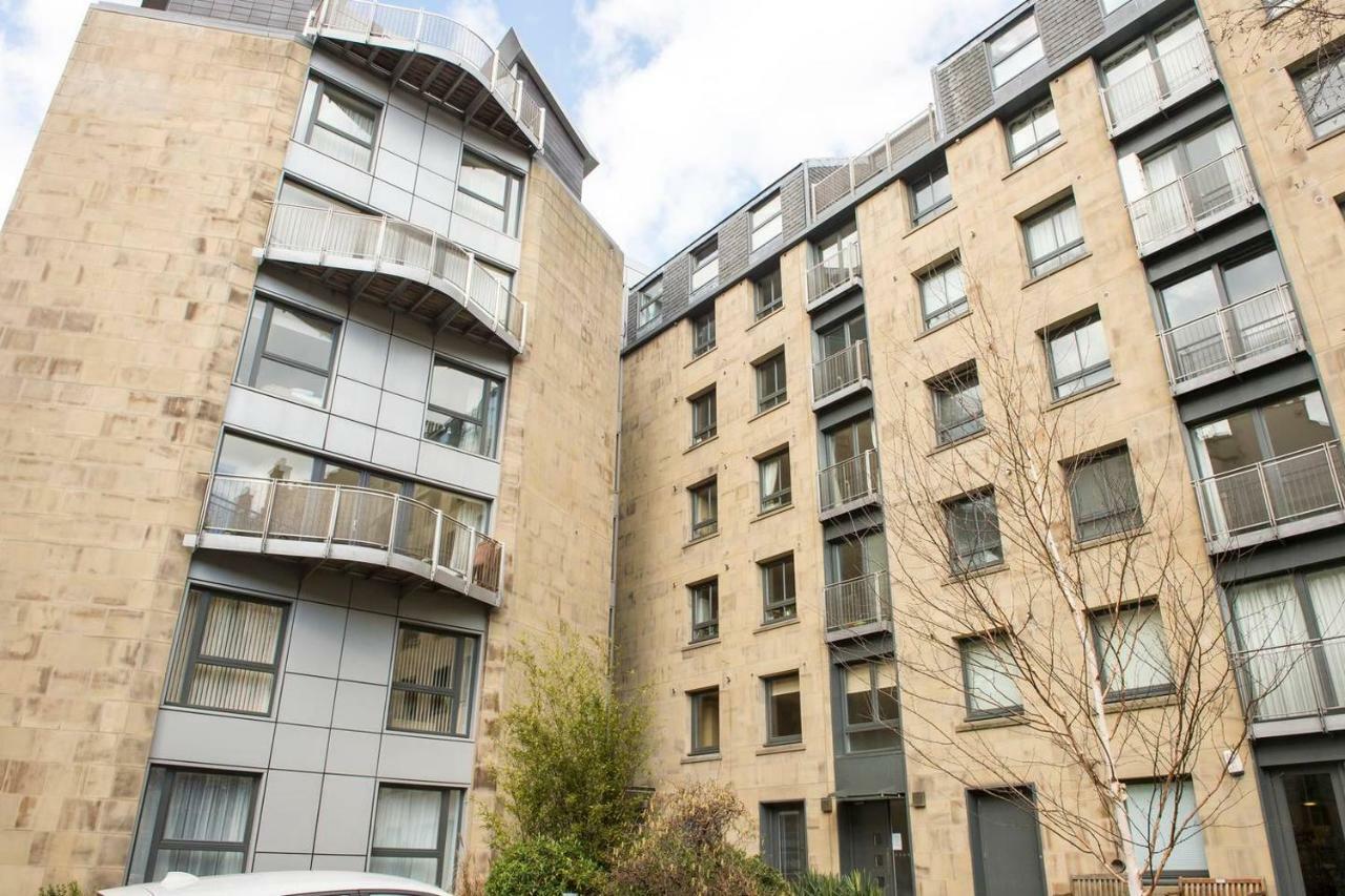 Altido Alluring 3br Apt Near The Centre With Parking