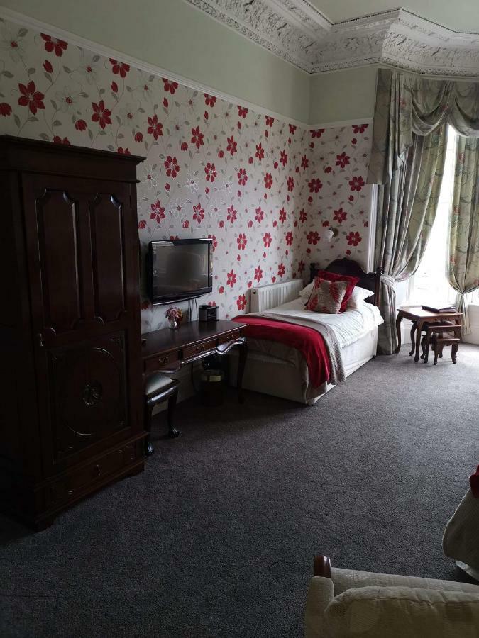 Guest house Gifford House