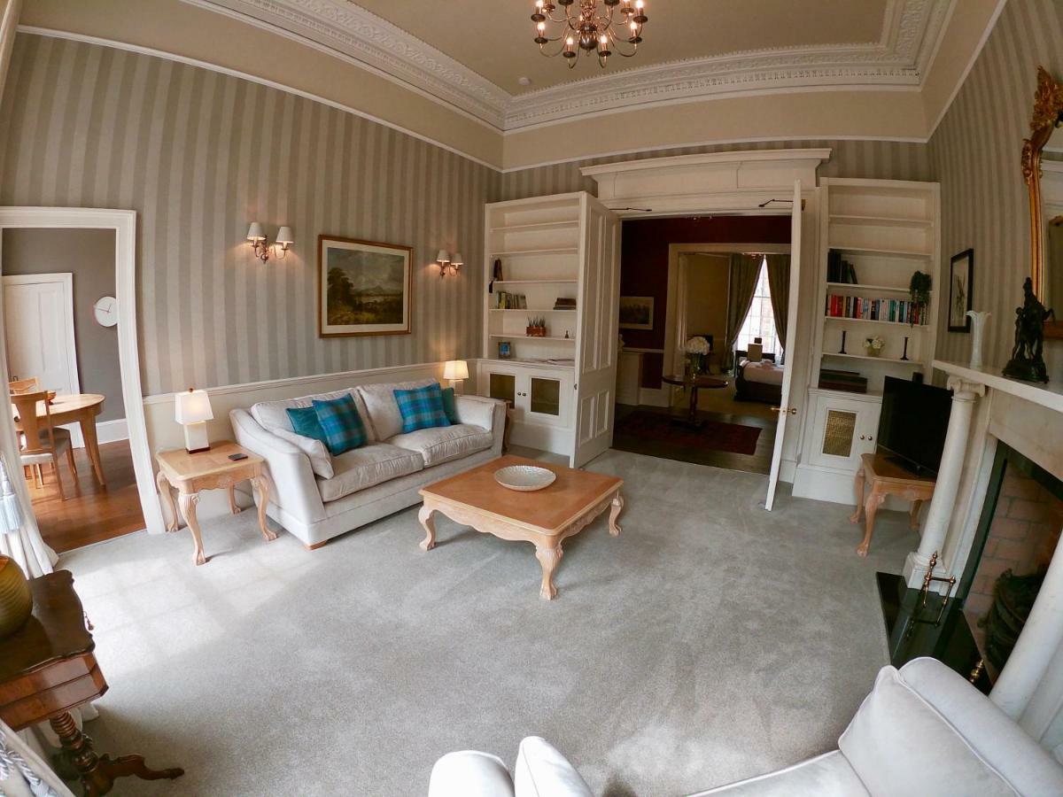 Escape To @ Albyn Place Apartment