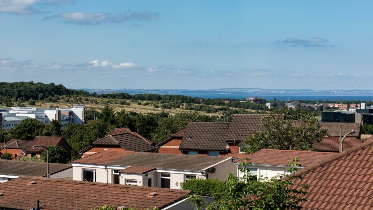 3 Bed House W/drive & Garden V/fast Wifi Near Bioquarter Edinburgh