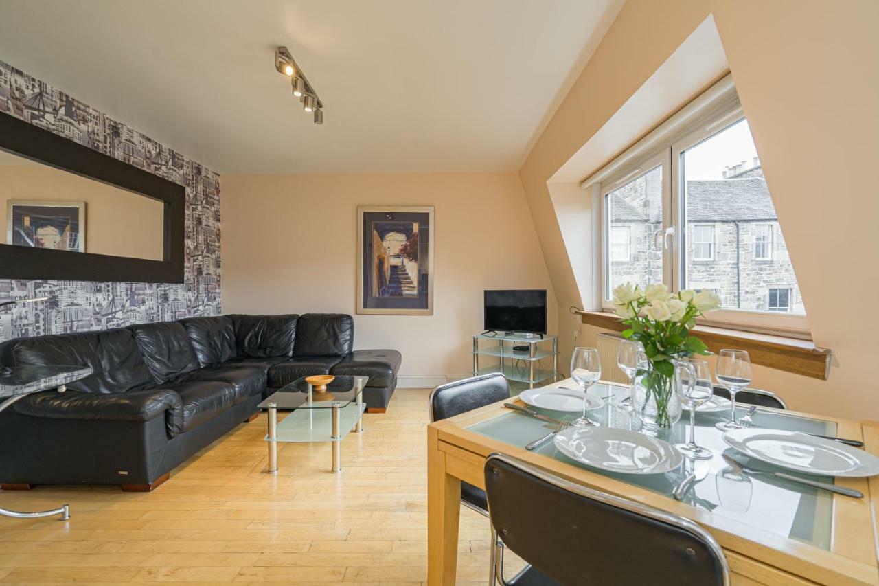 2 Bedroom Central With Stunning Castle View Appartement *