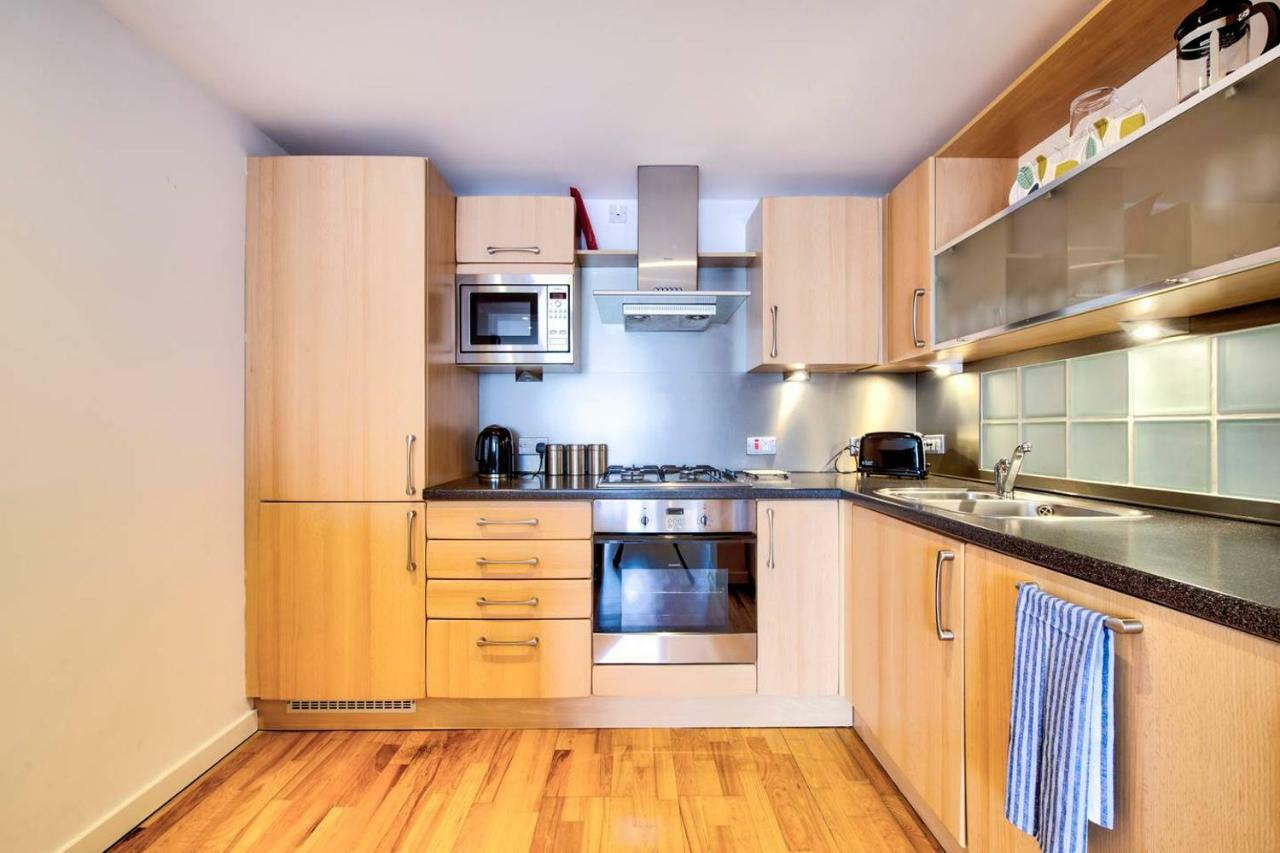 Altido Alluring 3br Apt Near The Centre With Parking Apartment