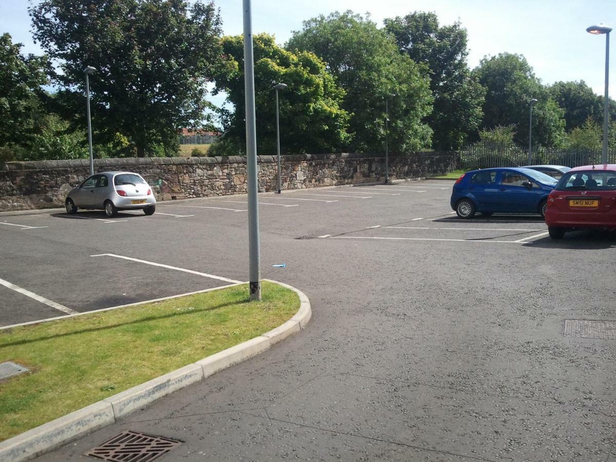 Apartment Lochend Park View Edinburgh