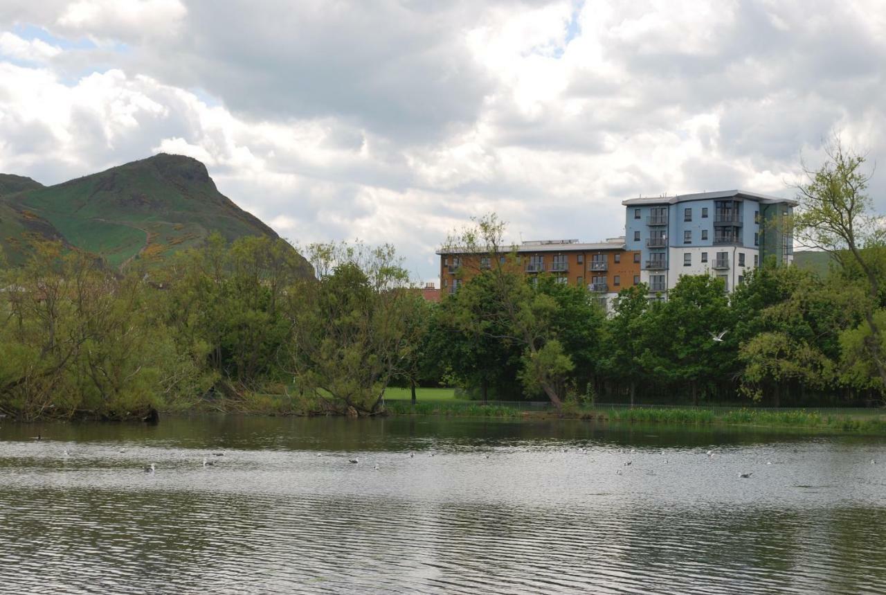 Apartment Lochend Park View
