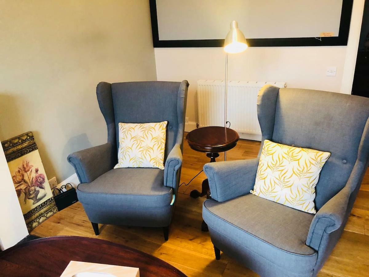 Spacious 2 Bed Next To Royal Mile & Waverley * Edinburgh