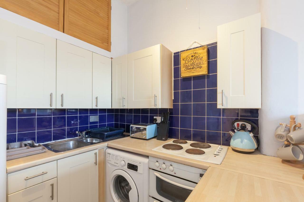 The - Floor 2 Bedroom Apartment Edinburgh