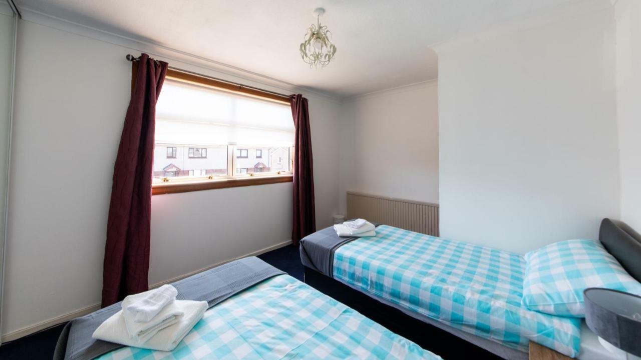 3 Bed House W/drive & Garden V/fast Wifi Near Bioquarter Holiday home Edinburgh