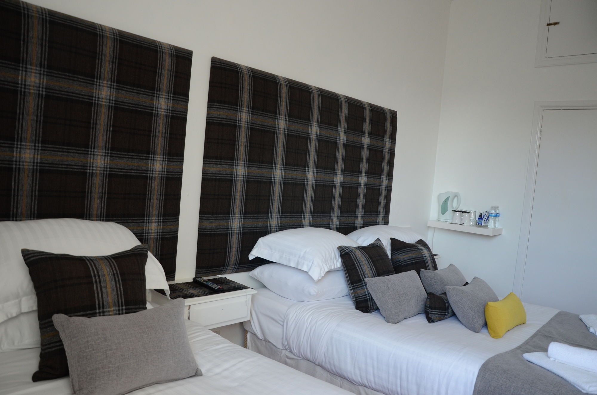 Edinburgh37 4* EDI