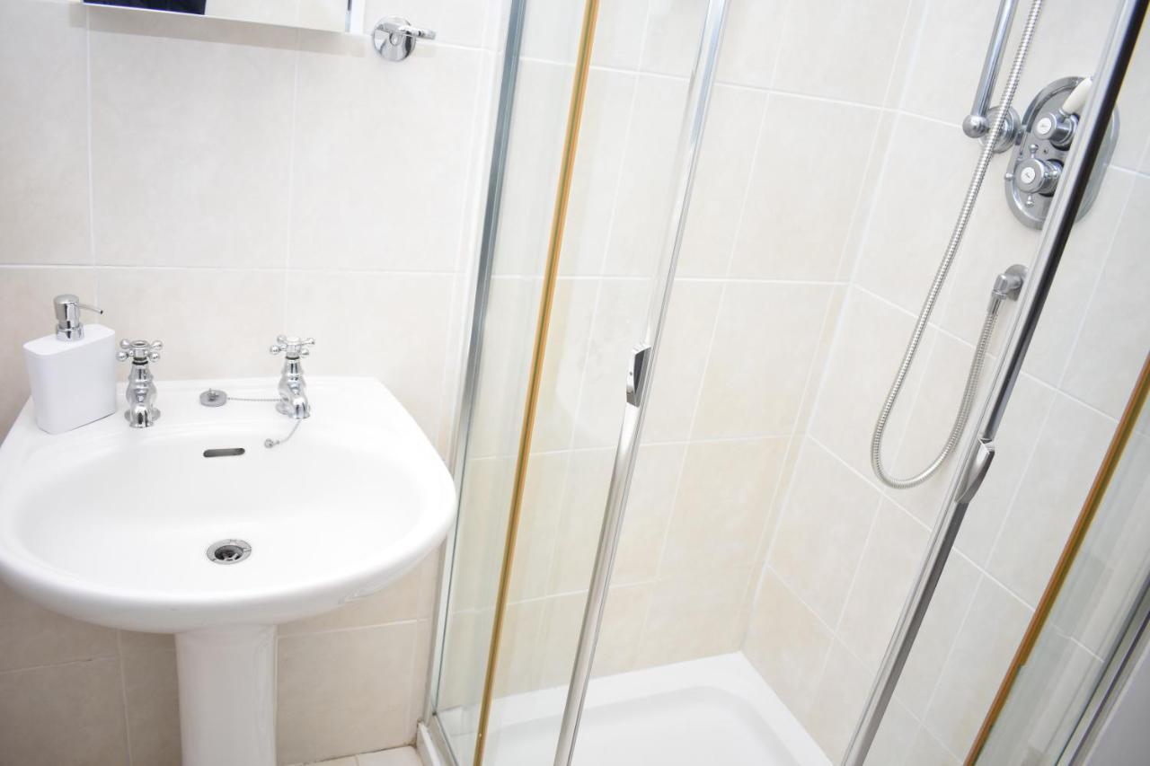 East Claremont - Beautiful 2br In
