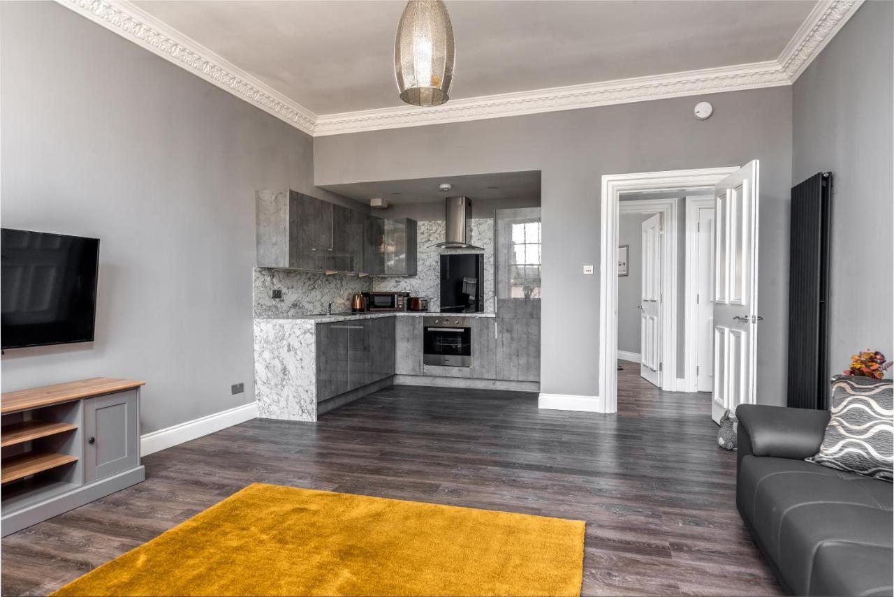 Spacious Newly Refurbished *