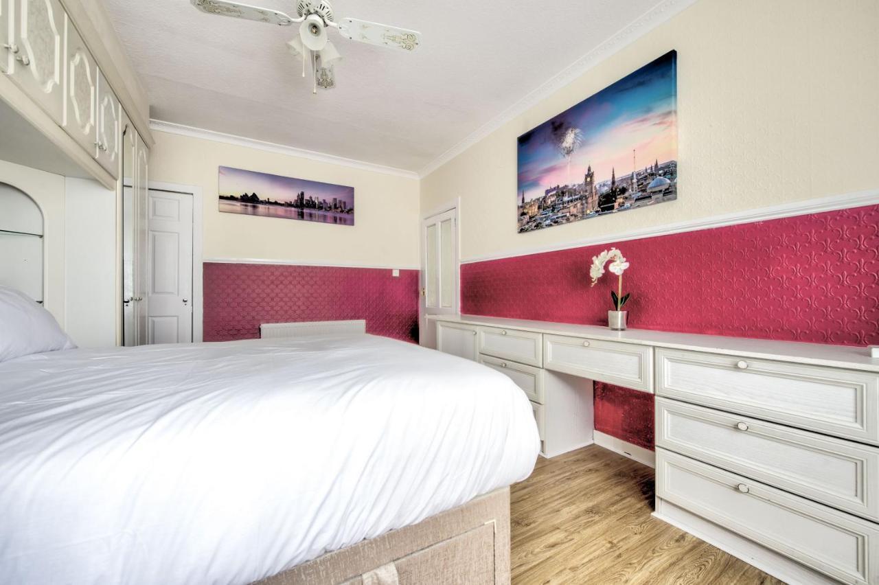 Holiday home Pilton Avenue House *