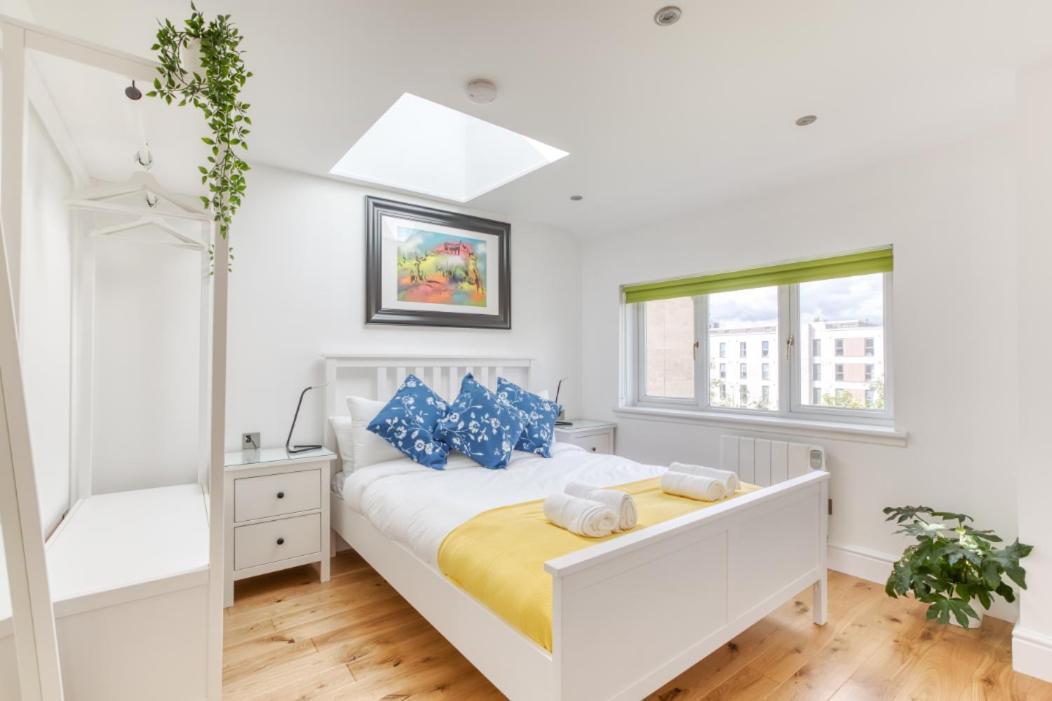 Bright 3 Bed Flat With Pool & Parking Édimbourg