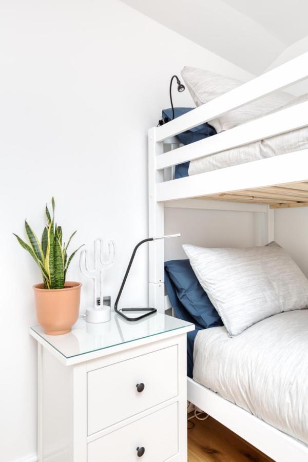 Appartement Bright 3 Bed Flat With Pool & Parking