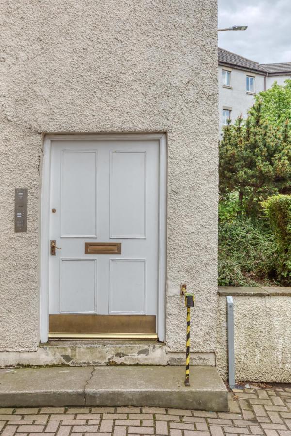 Bright 3 Bed Flat With Pool & Parking Édimbourg