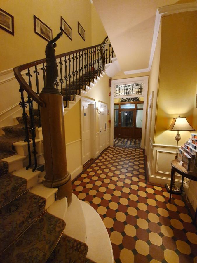 Minto House 2*