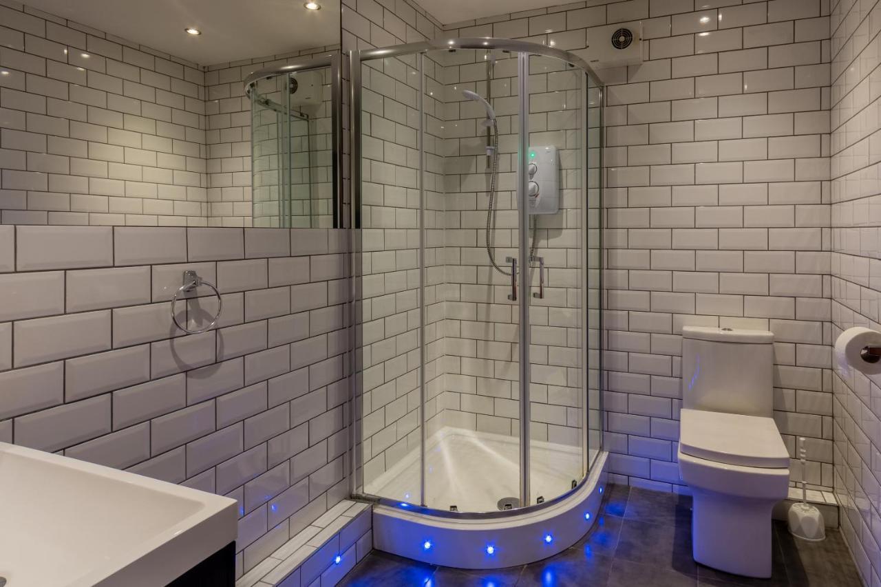Hostel Code Pod - The Loft -