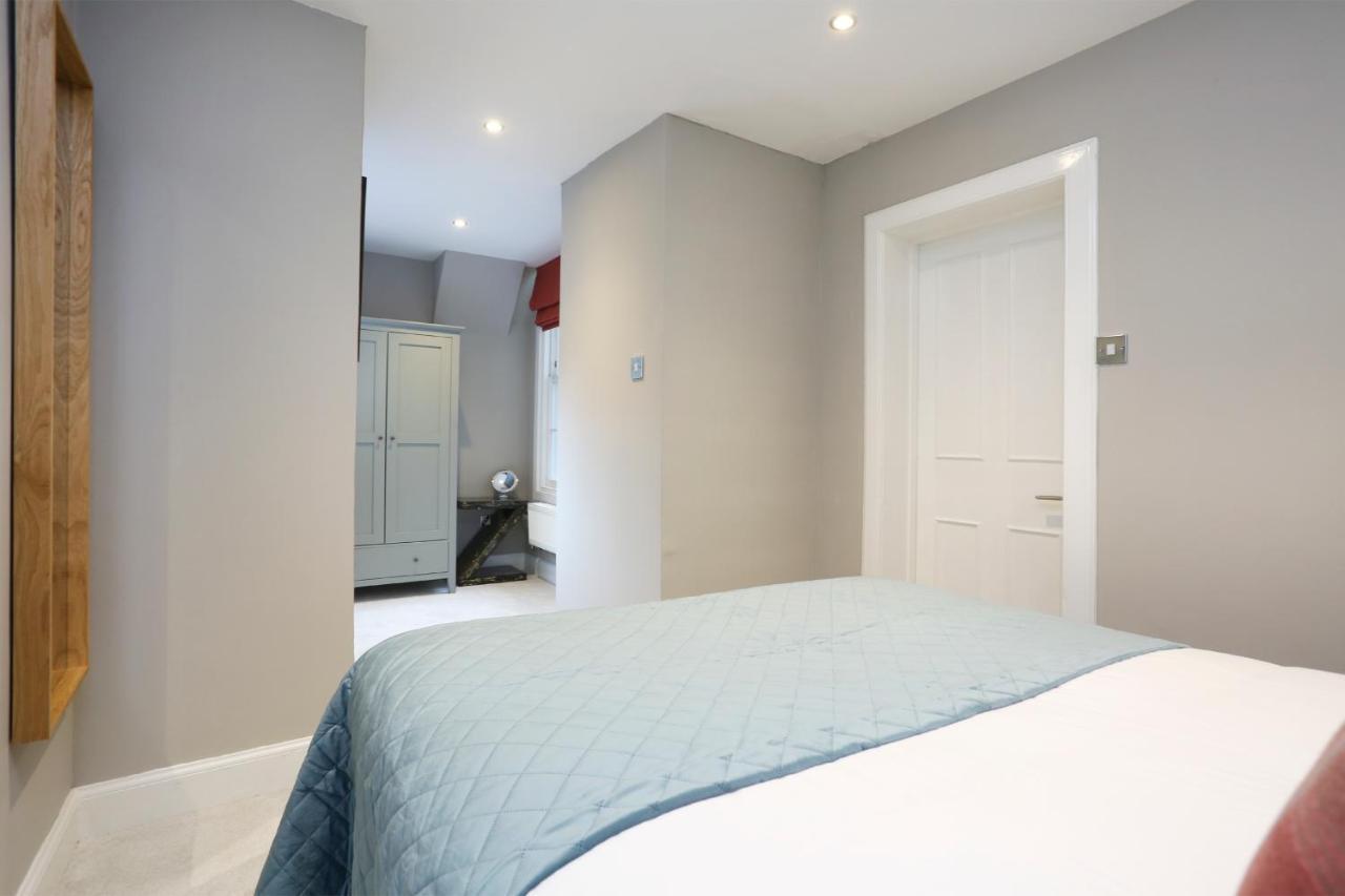 Apartment Altido Stunning 2br Apt With Private Entrance In New Town *