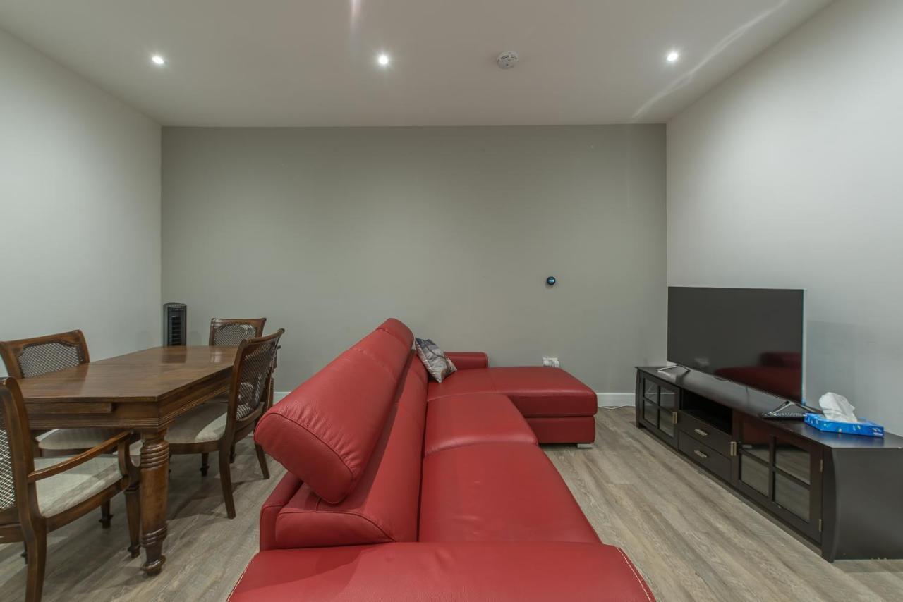Apartment Haymarket Spacious 3 Bedroom Street Level