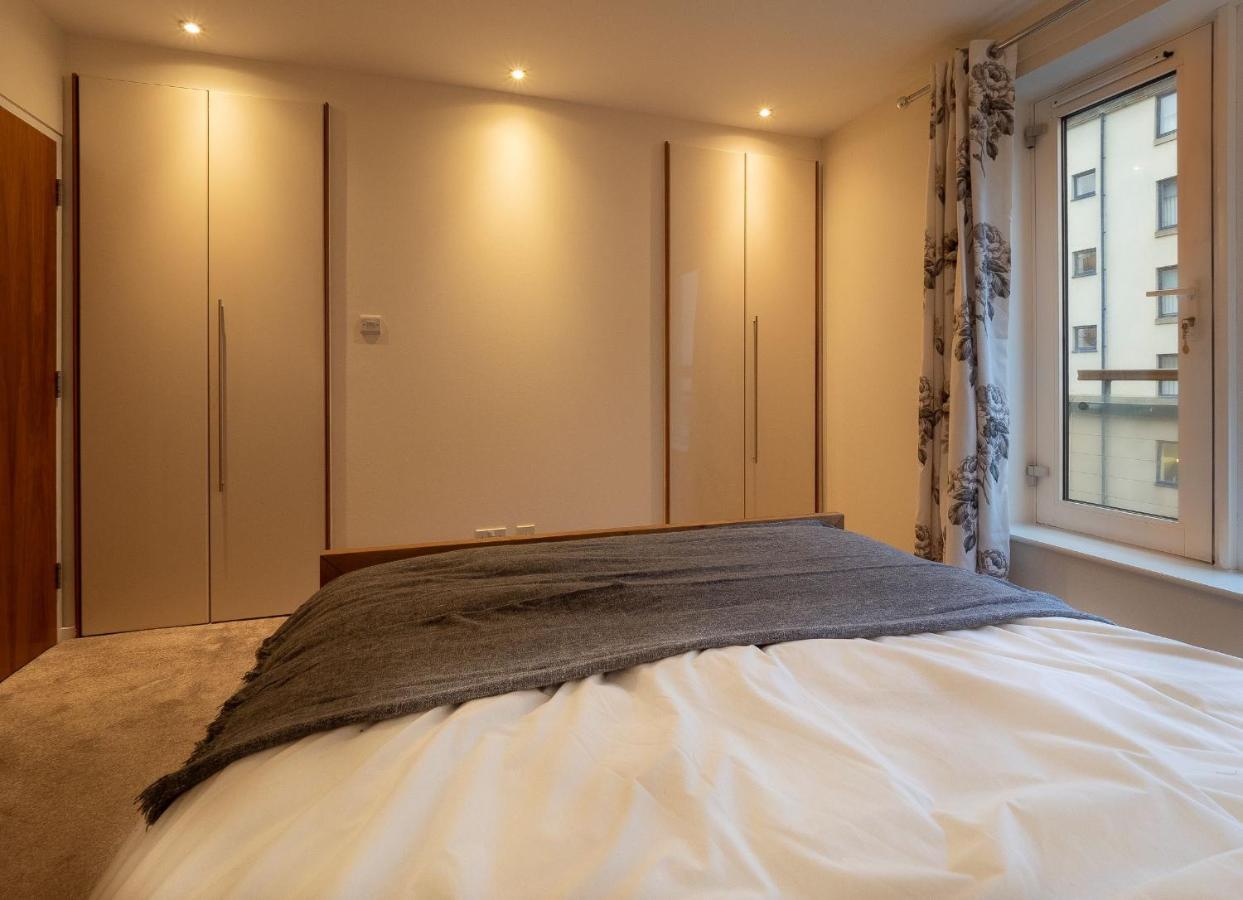 Altido Elegant 2br Apt With Balcony And Parking *