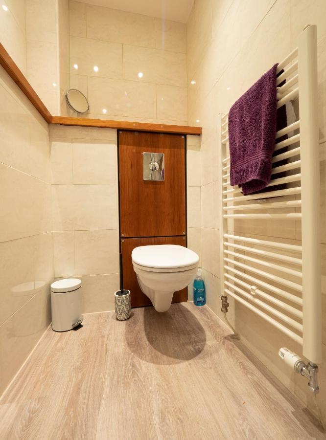 Altido Elegant 2br Apt With Balcony And Parking * EDI