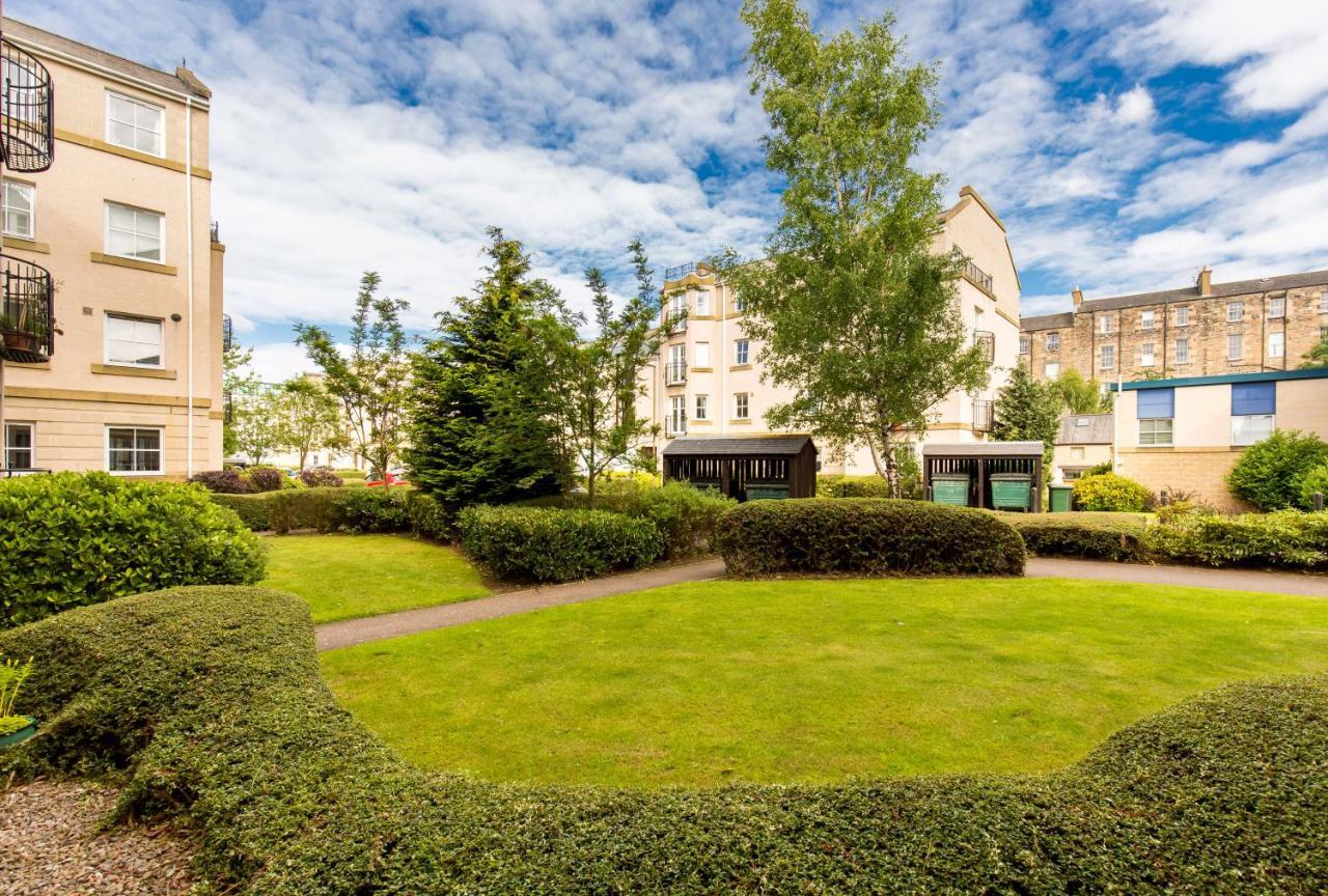 Apartment 415 Lovely And 2 Bedroom With Secure Parking Edinburgh