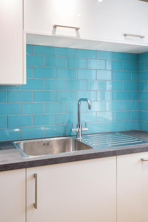 415 Lovely And 2 Bedroom With Secure Parking Apartment
