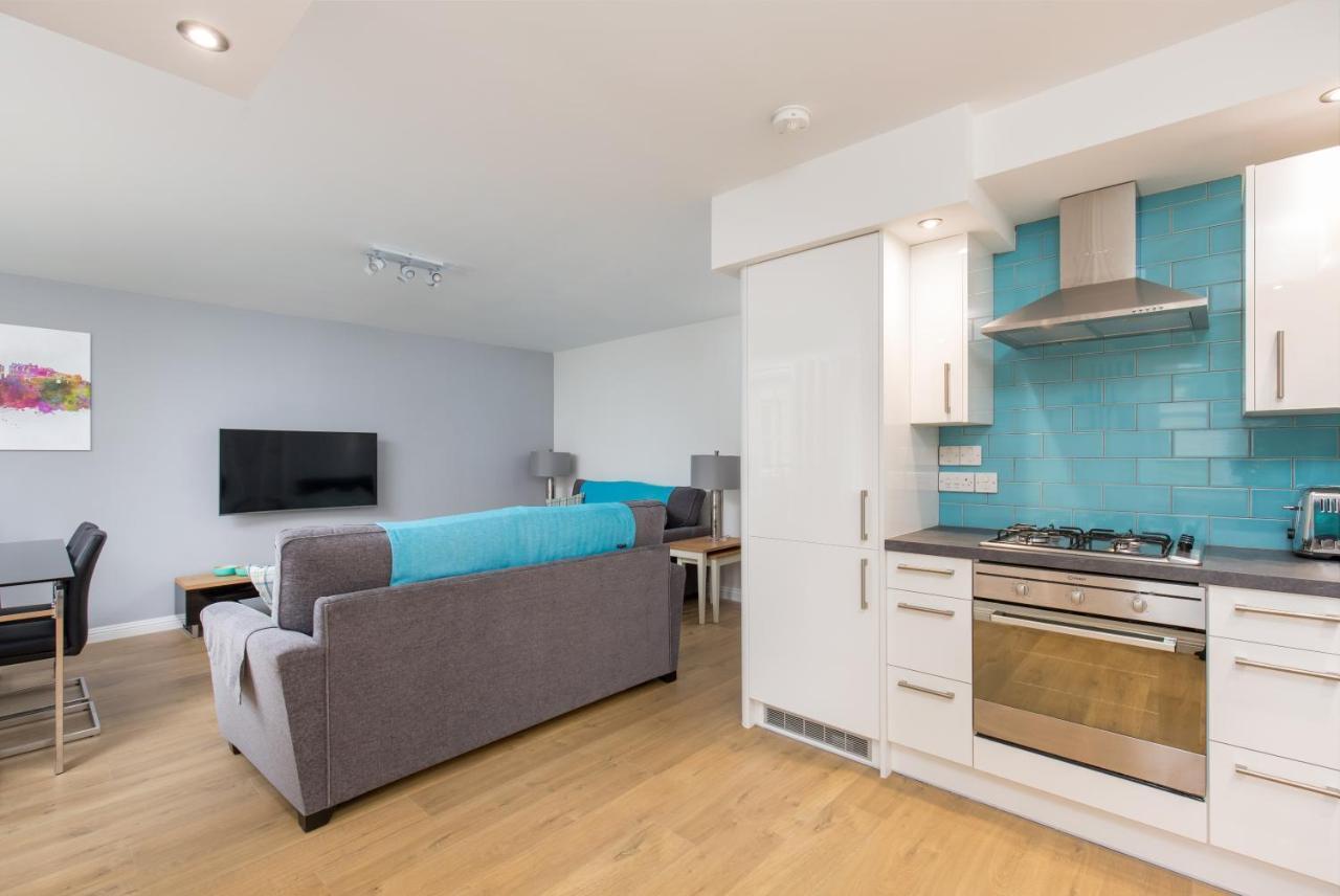 415 Lovely And 2 Bedroom With Secure Parking Apartment *