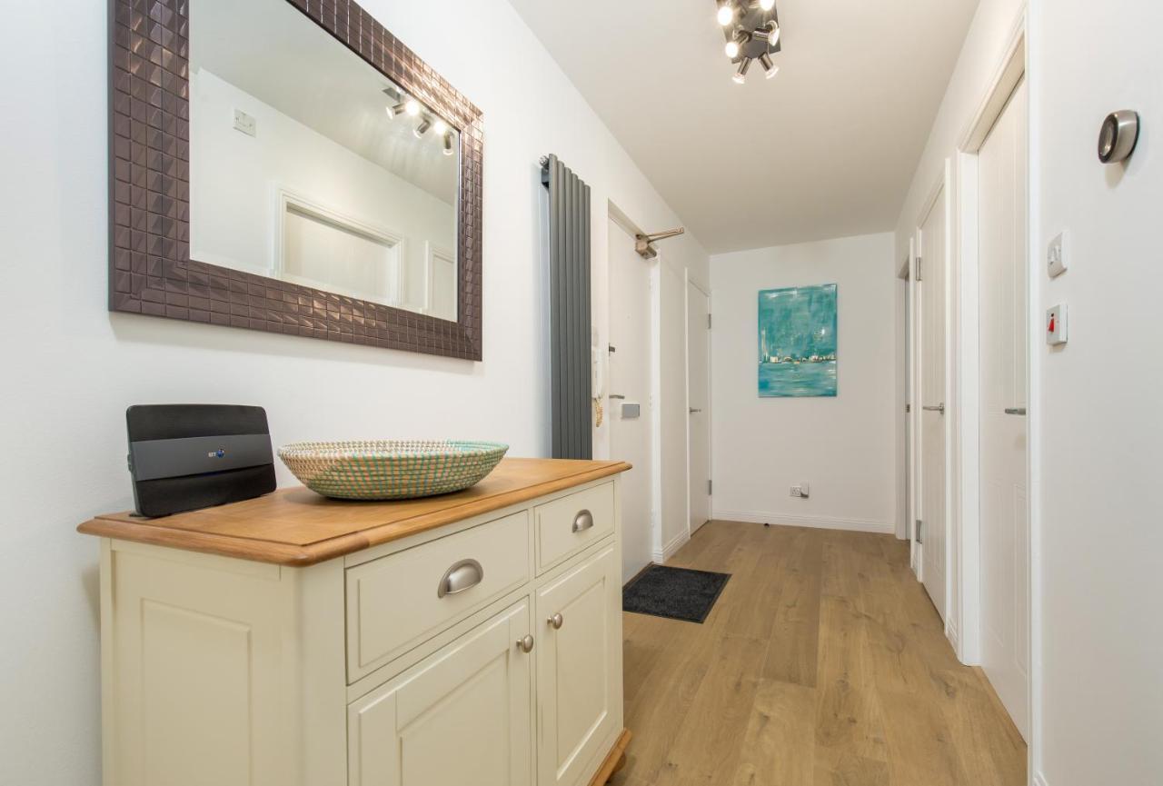 415 Lovely And 2 Bedroom With Secure Parking