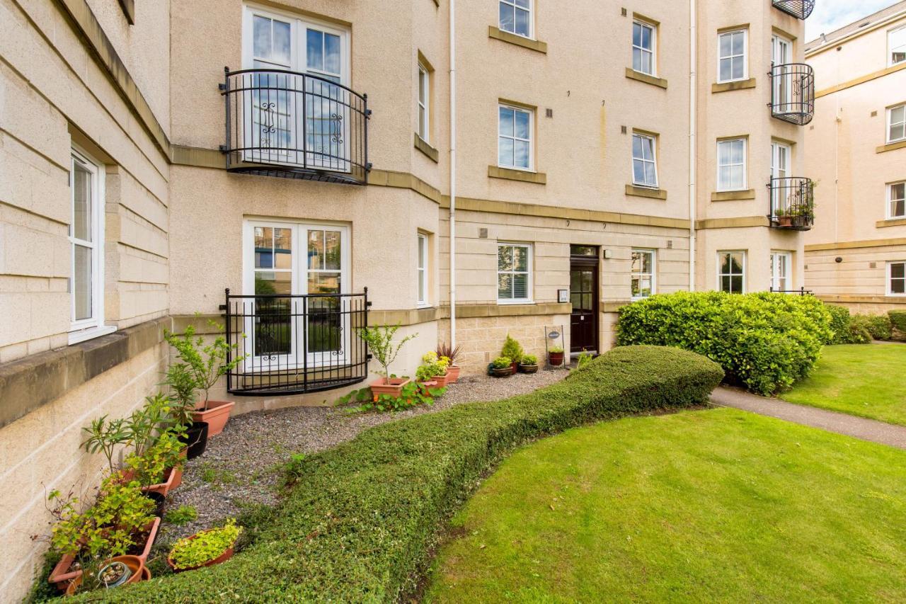 415 Lovely And 2 Bedroom With Secure Parking Apartment