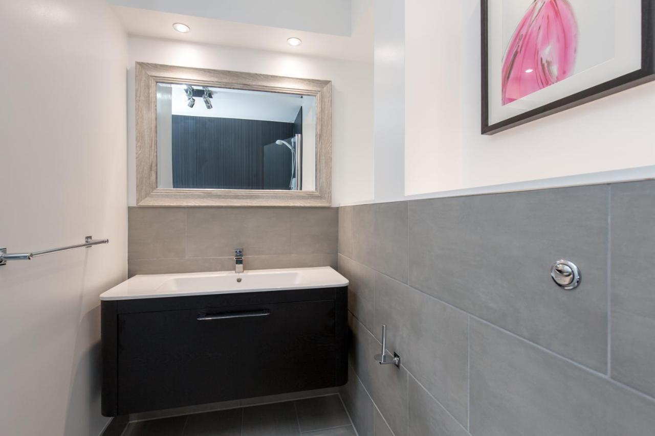 415 Lovely And 2 Bedroom With Secure Parking Apartment Edinburgh