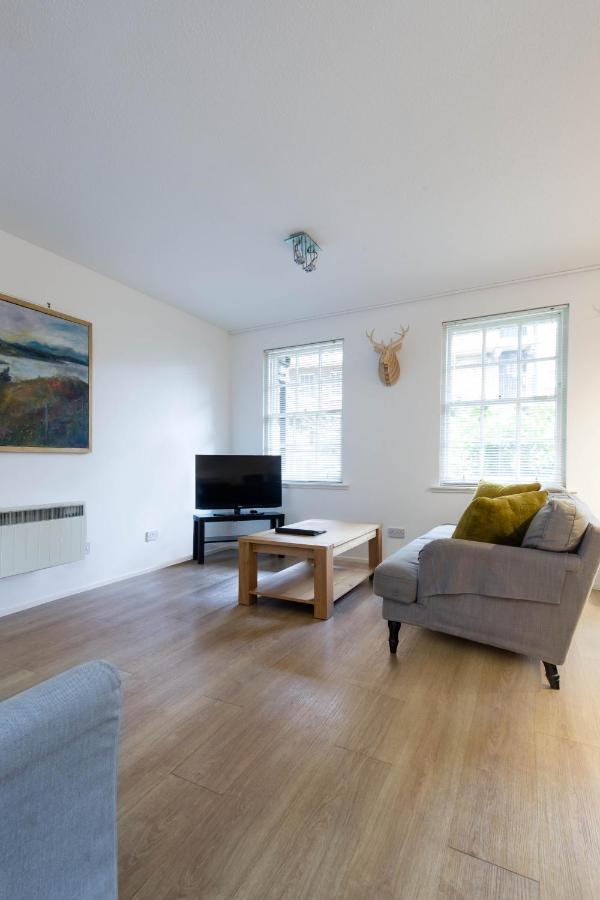 Modern Grassmarket Apartment *