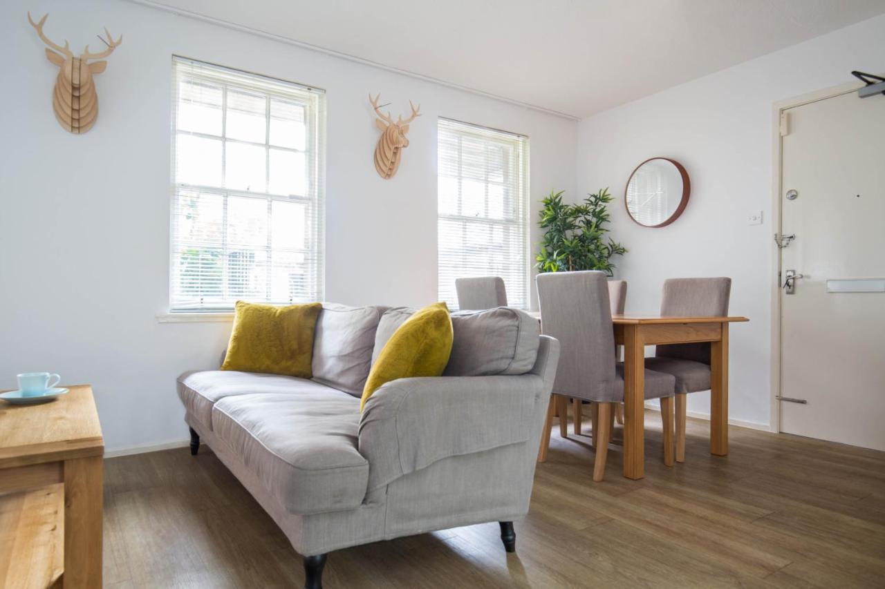 Modern Grassmarket Apartment EDI