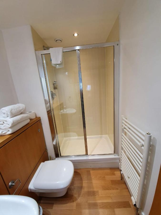 Grand Harbour Apartment Edinburgh