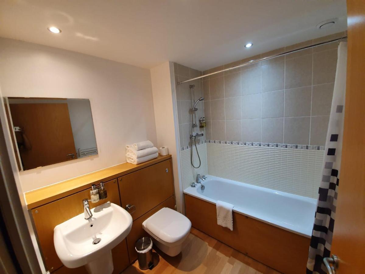 Grand Harbour Apartment Edinburgh