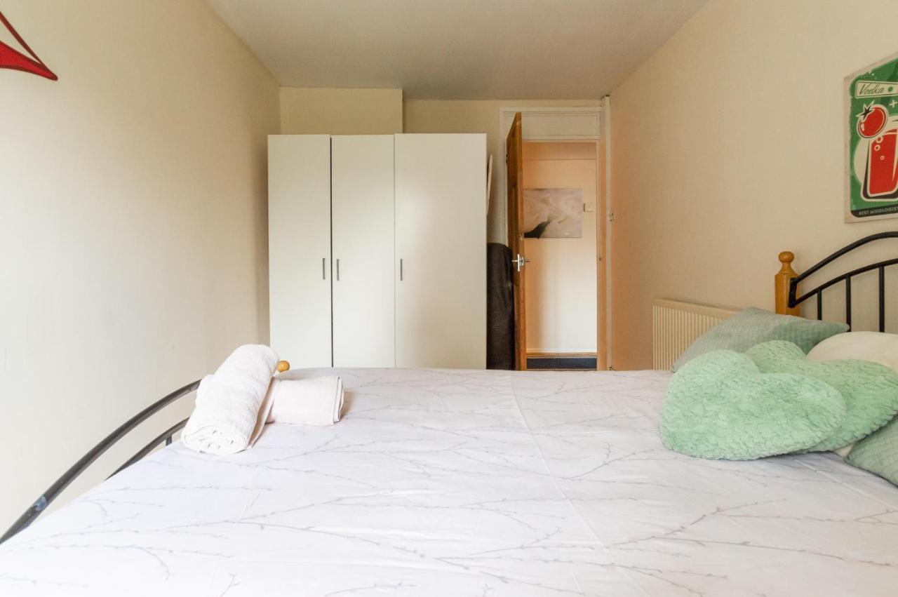 Edinburgh City Centre Aishia/Sakina Apartment Apartment *