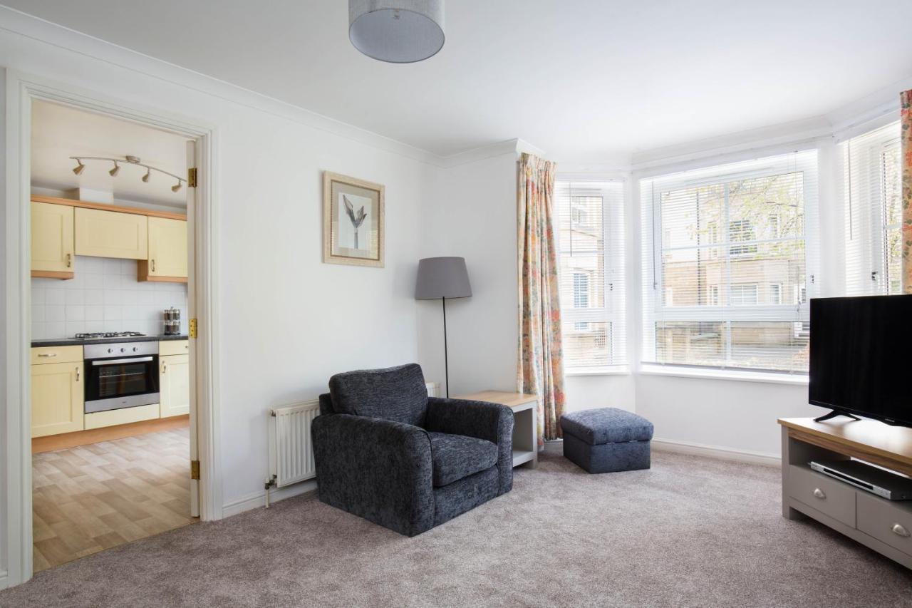 Dicksonfield Groud Floor Apartment