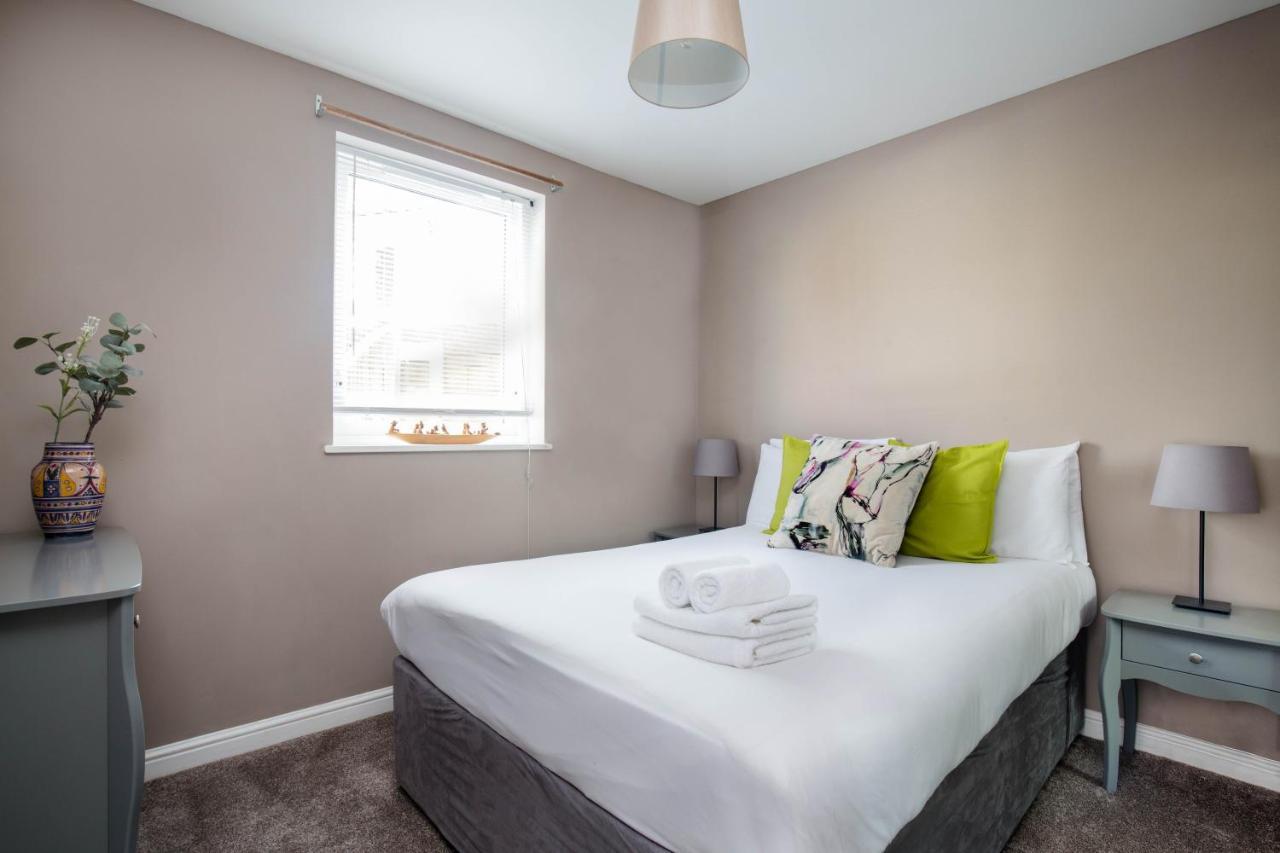 Dicksonfield Groud Floor Apartment