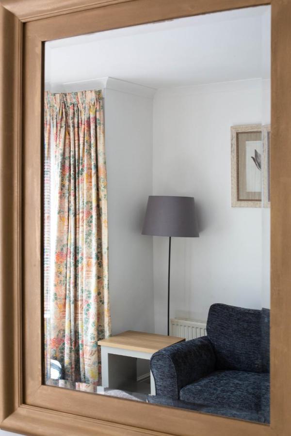 Dicksonfield Groud Floor Apartment *