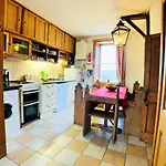 F2 Charming City Centre Apartment Full Of Character