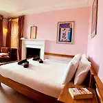 F2 Charming City Centre Apartment Full Of Character