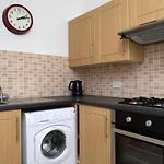 2 Bedroom Bruntsfield Apartment Sleeps 4