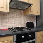 2 Bedroom Bruntsfield Apartment Sleeps 4