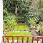 6 Coltbridge Gardens