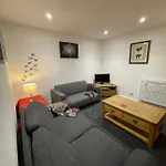 Lovely 2-Bedroom Flat In Centre