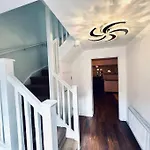Luxe 4 Bedroom City Centre House