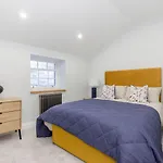 Dragon Suites - Yukina Suite - 2 Bed City Centre House With Garden